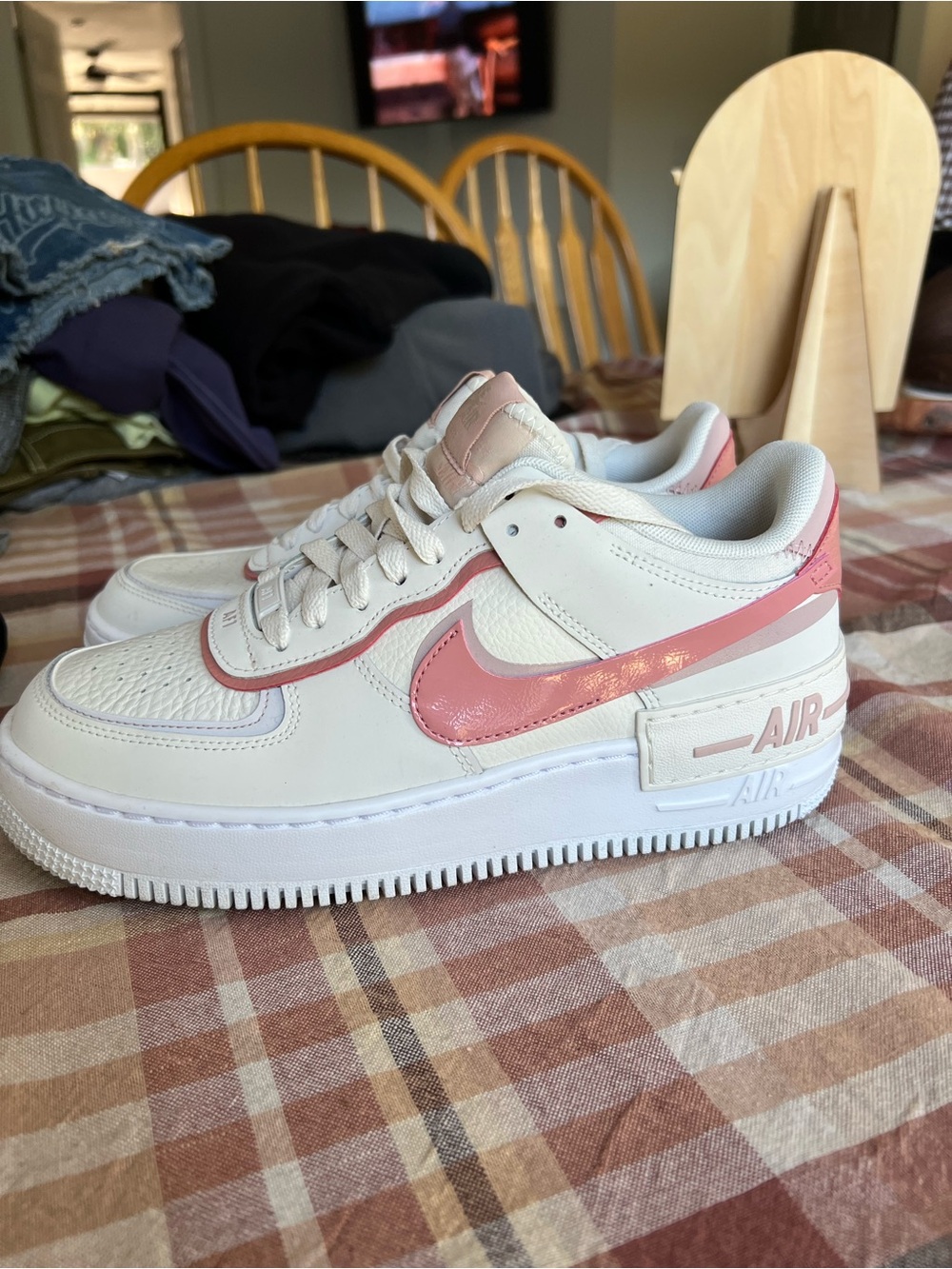 Nike Women’s White & Pink Air Force 1 Low-Top Sneakers